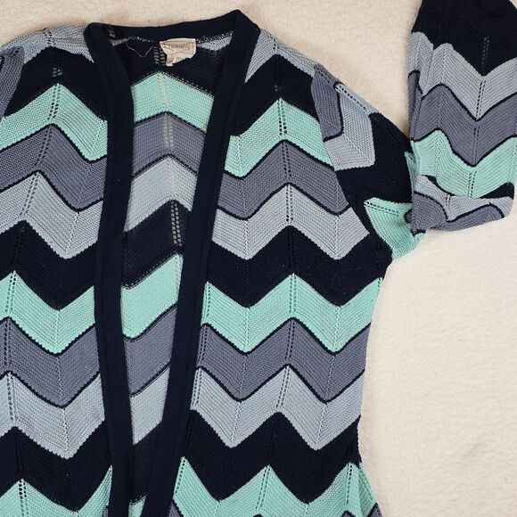 Teaberry Blue,Gray And White Chevron Cardigan Sweater Size Large - Picture 5 of 13